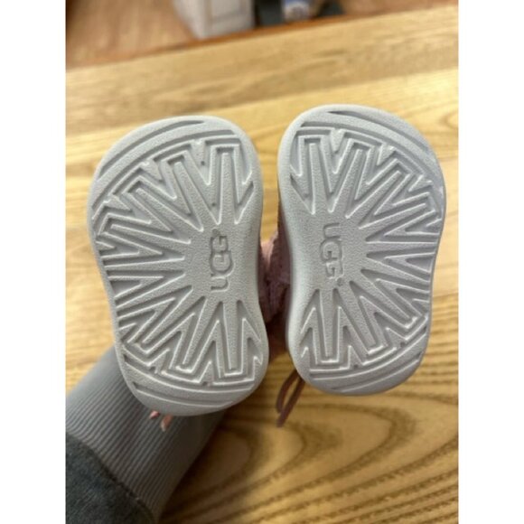 Baby UGGS 0/1 boots - Picture 4 of 6